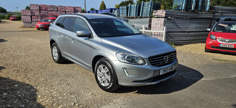 2017 Volvo Xc60 2.0 Se Nav T5 Automatic in Silver — image 1