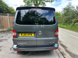 2015 Volkswagen Transporter 2.0 Bitdi T32 Highline Kombi DSG 4motion L3 H1 4dr in Grey — image 5