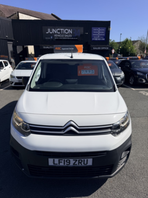 2019 Citroen Berlingo 1.6 Bluehdi 650 Enterprise M in White — image 3