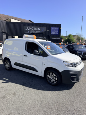 2019 Citroen Berlingo 1.6 Bluehdi 650 Enterprise M in White — image 4