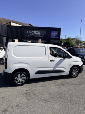 2019 Citroen Berlingo 1.6 Bluehdi 650 Enterprise M in White — image 5