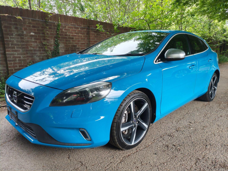 2013 Volvo V40 2.0 T5 R-Design Lux Nav Geartronic Euro 6 (s/s) 5dr in Blue — image 1