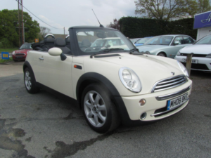 2008 MINI Convertible 1.6 Cooper Convertible in White — image 5