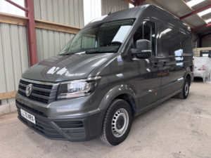 2020 Volkswagen Crafter Trendline Auto 177 Bhp. Fwvsh. Heated Seats. Carplay. Ac. Grey Metallic £505.72 Per Month in Grey — image 2