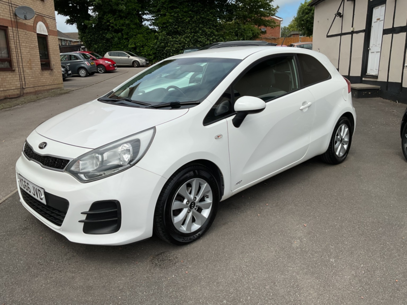 2016 Kia Rio 1.3 Sr7 in White — image 1