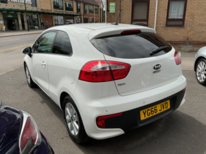 2016 Kia Rio 1.3 Sr7 in White — image 4