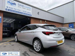 2015 Vauxhall Astra 1.6 Astra Elite Nav Cdti S/s 5dr in Silver — image 2