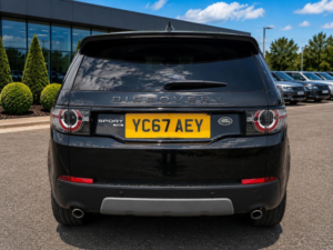 2017 Land Rover Discovery Sport 2.0 Td4 Hse Black Auto 4WD Euro 6 (s/s) 5dr in Black — image 5