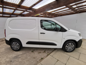 2019 Peugeot Partner 1.6 Bluehdi 1000 Professional in White — image 3