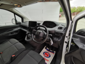 2019 Peugeot Partner 1.6 Bluehdi 1000 Professional in White — image 5