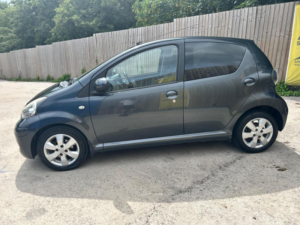 2011 Toyota Aygo 1.0 Vvt-I Go Euro 5 5dr in Grey — image 4