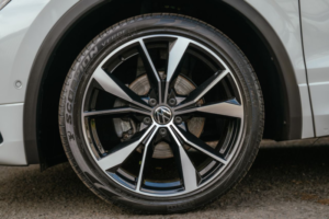 2022 Volkswagen Tiguan 1.5 Tsi R-Line SUV 5dr Petrol DSG Euro 6 (s/s) (150 Ps) in White — image 3