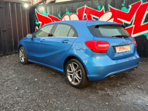 2014 Mercedes A-Class 5-Door Hatch A180 1.5 Cdi Sport Auto in Blue — image 4