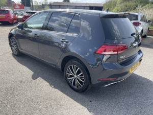 2018 Volkswagen Golf 1.6 Tdi Se Nav in Grey — image 3
