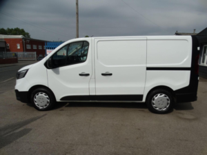 2023 Renault Trafic 2.0 Dci Blue Sl28 Business L1 H1 Euro 6 (s/s) 5dr in White — image 4