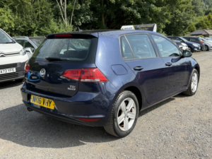 2016 Volkswagen Golf 1.6 Tdi Bluemotion Tech Match Edition in Blue — image 6