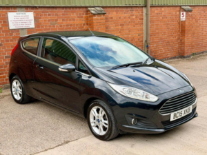2015 Ford Fiesta 1.25 Zetec Euro 6 3dr in Black — image 2