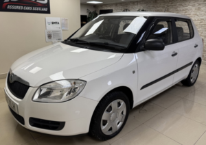 2010 Skoda Fabia 1.2 Htp 12v 1 Hatchback 5dr Petrol Manual (140 G/km, 70 Bhp) in Multicolour — image 2