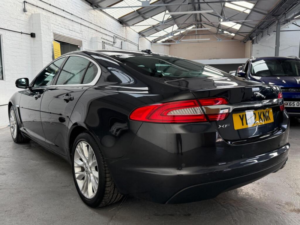 2012 Jaguar Xf 2.2d Luxury Auto Euro 5 (s/s) 4dr in Grey — image 3