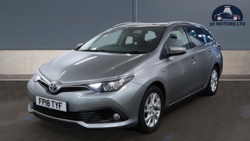 2018 Toyota Auris 1.8 Vvt-H Icon Tech Touring Sports CVT Euro 6 (s/s) 5dr in Grey — image 1