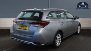 2018 Toyota Auris 1.8 Vvt-H Icon Tech Touring Sports CVT Euro 6 (s/s) 5dr in Grey — image 5