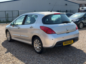 2008 Peugeot 308 1.6 Thp Se 5dr in Silver — image 4