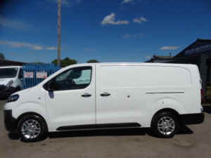 2021 Vauxhall Vivaro 1.5 Turbo D 2900 Dynamic L2 H1 Euro 6 (s/s) 6dr in White — image 4