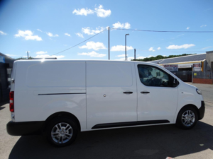 2021 Vauxhall Vivaro 1.5 Turbo D 2900 Dynamic L2 H1 Euro 6 (s/s) 6dr in White — image 5