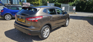2015 Nissan Qashqai 1.5 Dci Acenta in Beige — image 3