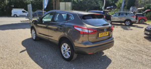 2015 Nissan Qashqai 1.5 Dci Acenta in Beige — image 5