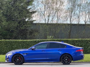 2018 Jaguar Xf 2.0d R-Sport Auto Euro 6 (s/s) 4dr in Blue — image 4