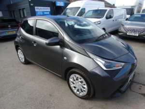 2021 Toyota Aygo 1.0 Vvt-I X-Play Euro 6 (s/s) 5dr in Grey — image 3