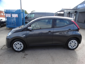 2021 Toyota Aygo 1.0 Vvt-I X-Play Euro 6 (s/s) 5dr in Grey — image 4