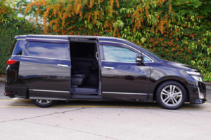 2011 Nissan Elgrand 2.5 Highway Star 5dr 8 Seats in Black — image 3