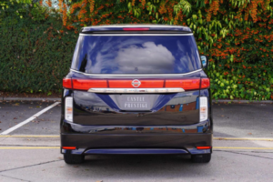 2011 Nissan Elgrand 2.5 Highway Star 5dr 8 Seats in Black — image 6