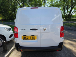 2021 Vauxhall Vivaro 1.5 Turbo D 2900 Edition L2 H1 Euro 6 (s/s) 5dr in White — image 4