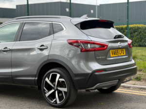 2020 Nissan Qashqai 1.3 Dig-T Tekna Euro 6 (s/s) 5dr in Grey — image 5