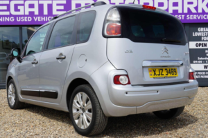 2015 Citroen C3 Picasso 1.6 Hdi Exclusive Euro 5 5dr in Silver — image 2