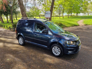 2018 Volkswagen Caddy 2.0 Tdi C20 Bluemotion Tech Highline Swb Euro 6 (s/s) 5dr in Blue — image 3