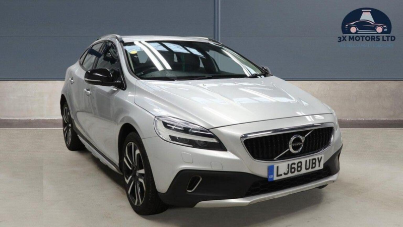 2018 Volvo V40 Cross Country 2.0 D2 Pro Auto Euro 6 (s/s) 5dr in Silver — image 1
