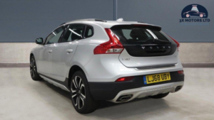 2018 Volvo V40 Cross Country 2.0 D2 Pro Auto Euro 6 (s/s) 5dr in Silver — image 3
