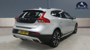 2018 Volvo V40 Cross Country 2.0 D2 Pro Auto Euro 6 (s/s) 5dr in Silver — image 6