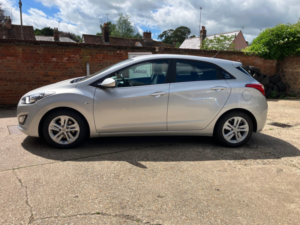 2015 Hyundai I30 1.4 Blue Drive Se in Silver — image 2