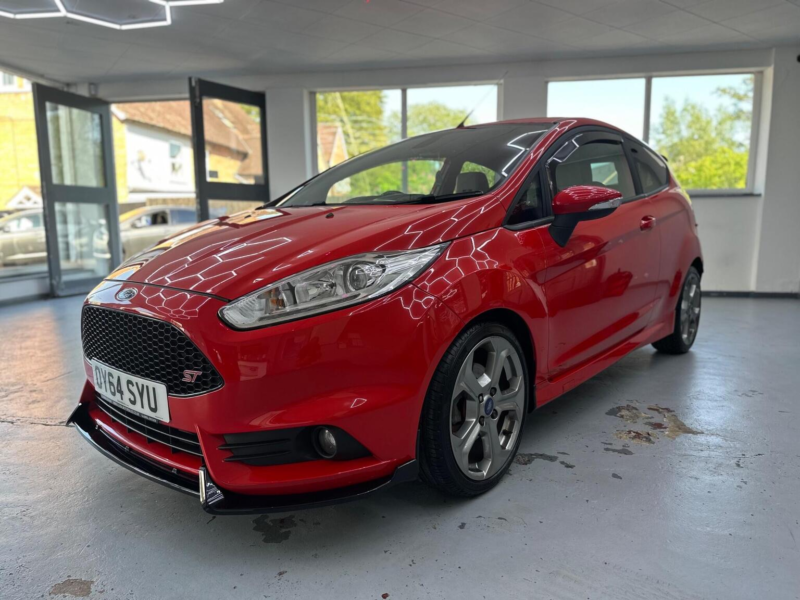 2014 Ford Fiesta 1.6t Ecoboost St-3 Euro 5 (s/s) 3dr in Red — image 1