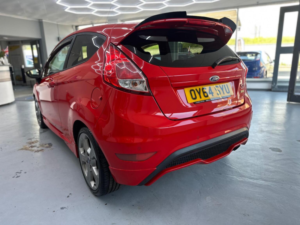 2014 Ford Fiesta 1.6t Ecoboost St-3 Euro 5 (s/s) 3dr in Red — image 5