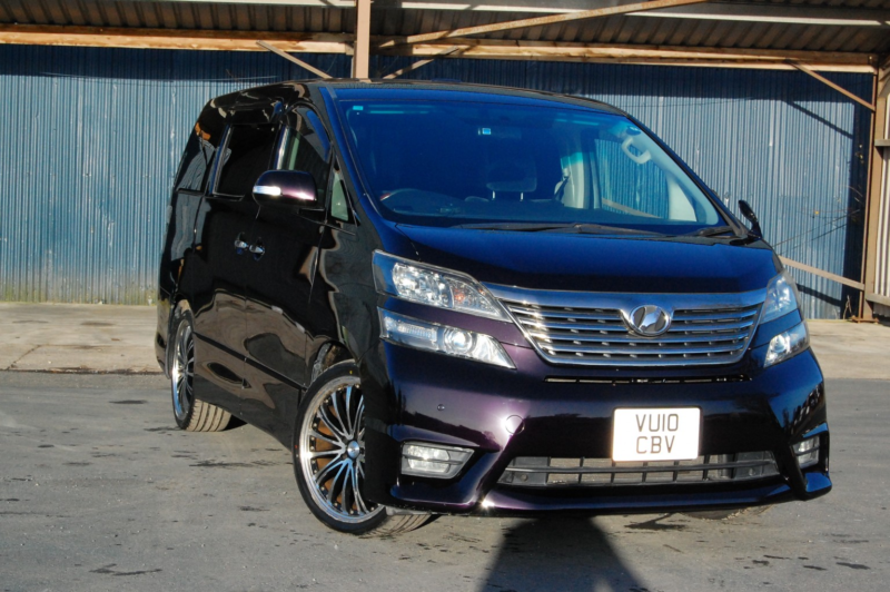 2010 Toyota Vellfire Toyota Vellfire 3.5z 2WD in Purple — image 1