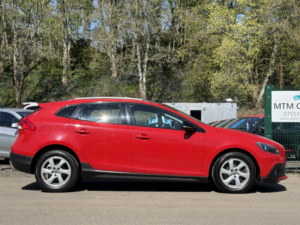 2014 Volvo V40 Cross Country 2.0 D3 Se Hatchback 5dr Diesel Manual Euro 5 (s/s) (150 Ps) in Red — image 5