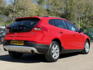 2014 Volvo V40 Cross Country 2.0 D3 Se Hatchback 5dr Diesel Manual Euro 5 (s/s) (150 Ps) in Red — image 6