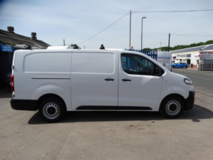 2022 Vauxhall Vivaro 1.5 Turbo D 2900 Dynamic L2 H1 Euro 6 (s/s) 6dr in White — image 4