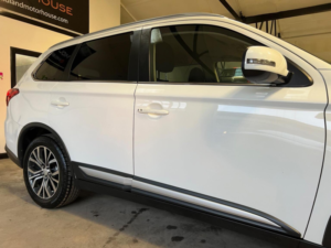 2017 Mitsubishi Outlander 2.2 Di-D 3 4WD Euro 6 (s/s) 5dr in White — image 5
